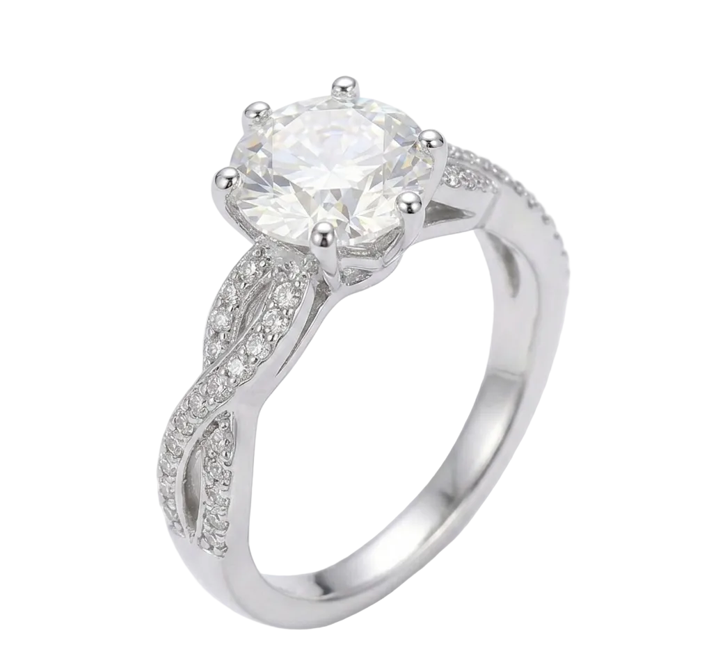 מבט מהצד על טבעת אירוסין מויסנייט יוקרתית, עיצוב אינפיניטי משובץ ונוצץ מכסף סטרלינג Joli Jewels