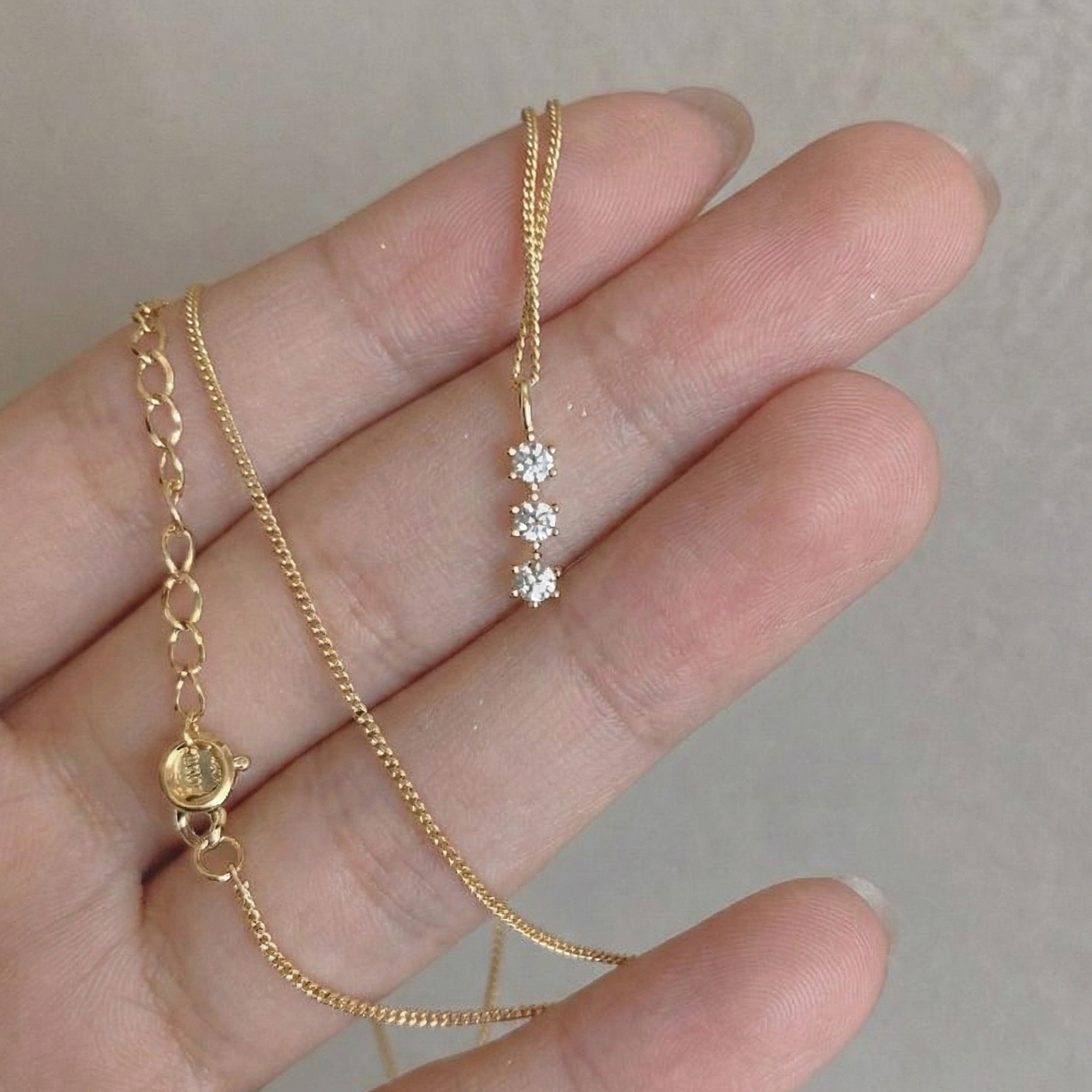 עמיד במים שרשרת קומות דגם "פאל" משובץ אבני זרקוניה - ציפוי זהב על כסף טהור סטרלינג 925