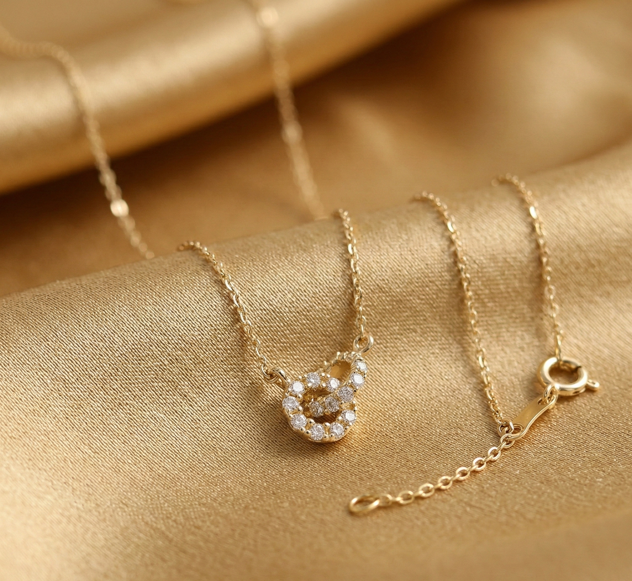 עמיד במים שרשרת טבעות דגם "אנאל" משובץ אבני זרקוניה - ציפוי זהב על כסף טהור סטרלינג 925