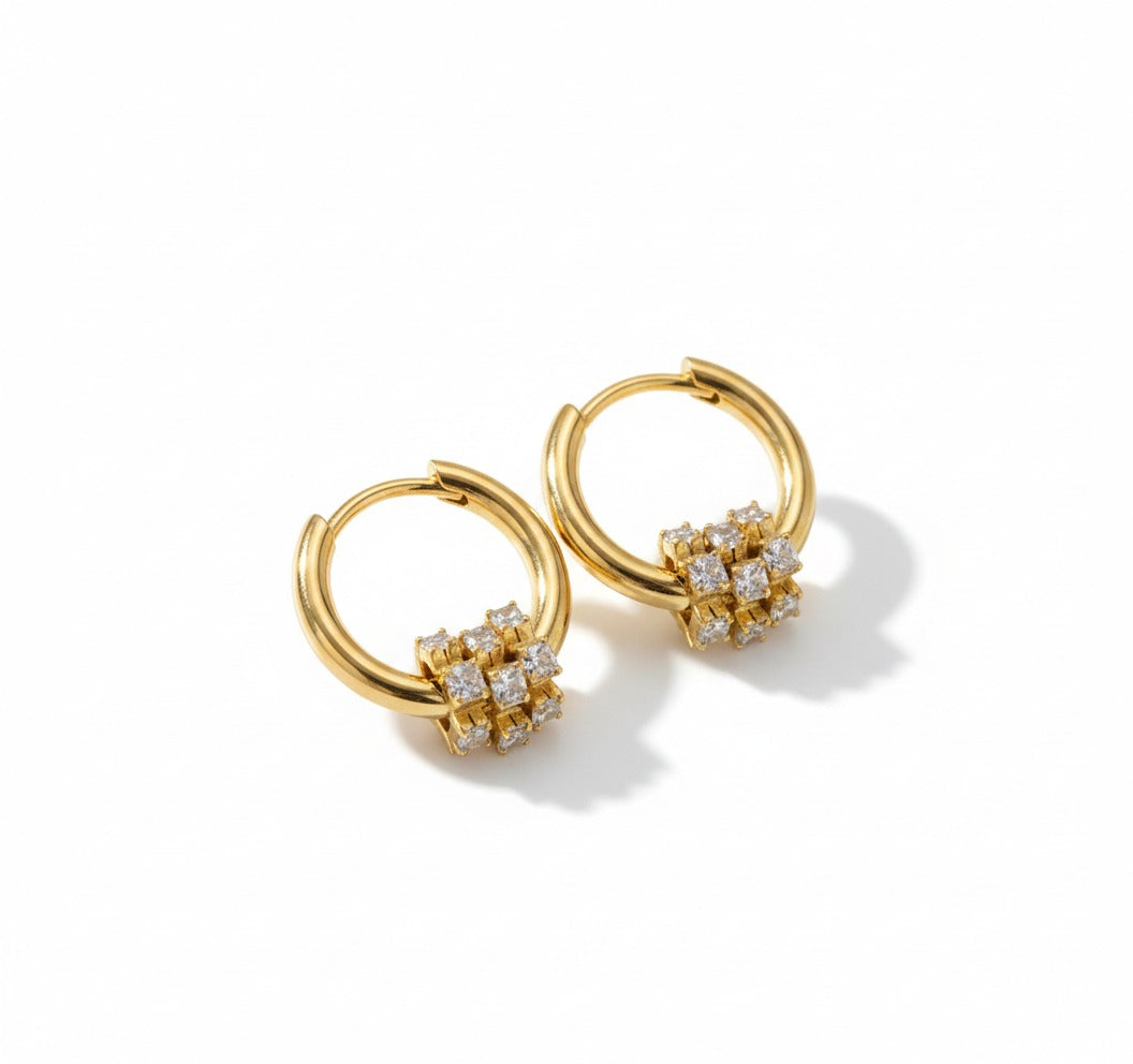 עגילי חישוק עם חישוקים קטנים דגם 'לונה', ציפוי זהב על פלדת אל-חלד -  L316 עמידים במים